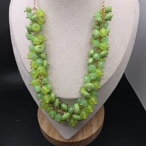 Elegant Green Beaded Necklace (1590)